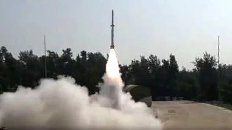 First test-firing of AD-1 missile successfully : ಎಡಿ-1 ಕ್ಷಿಪಣಿಯ ಮೊದಲ ಪರೀಕ್ಷೆ ಯಶಸ್ವಿ